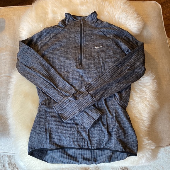 Women’s Nike half zip pullover size small - Picture 5 of 5